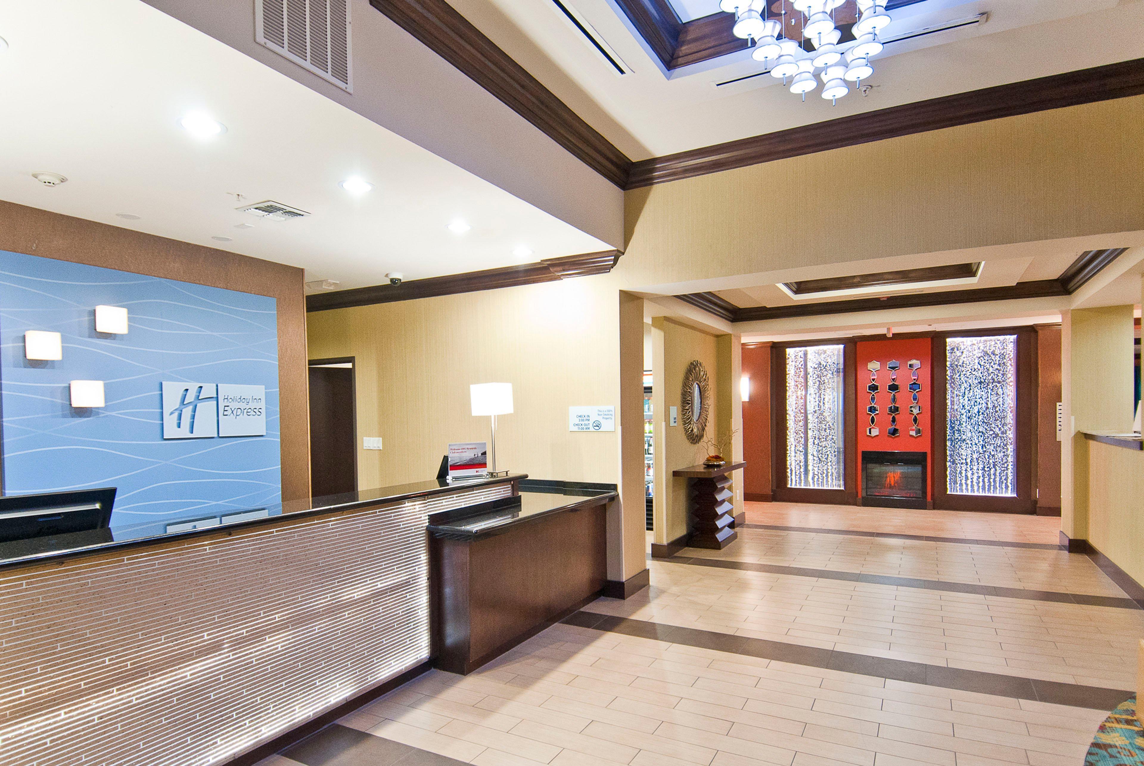 Holiday Inn Express & Suites San Antonio Frost Bank Center By Ihg Exterior foto