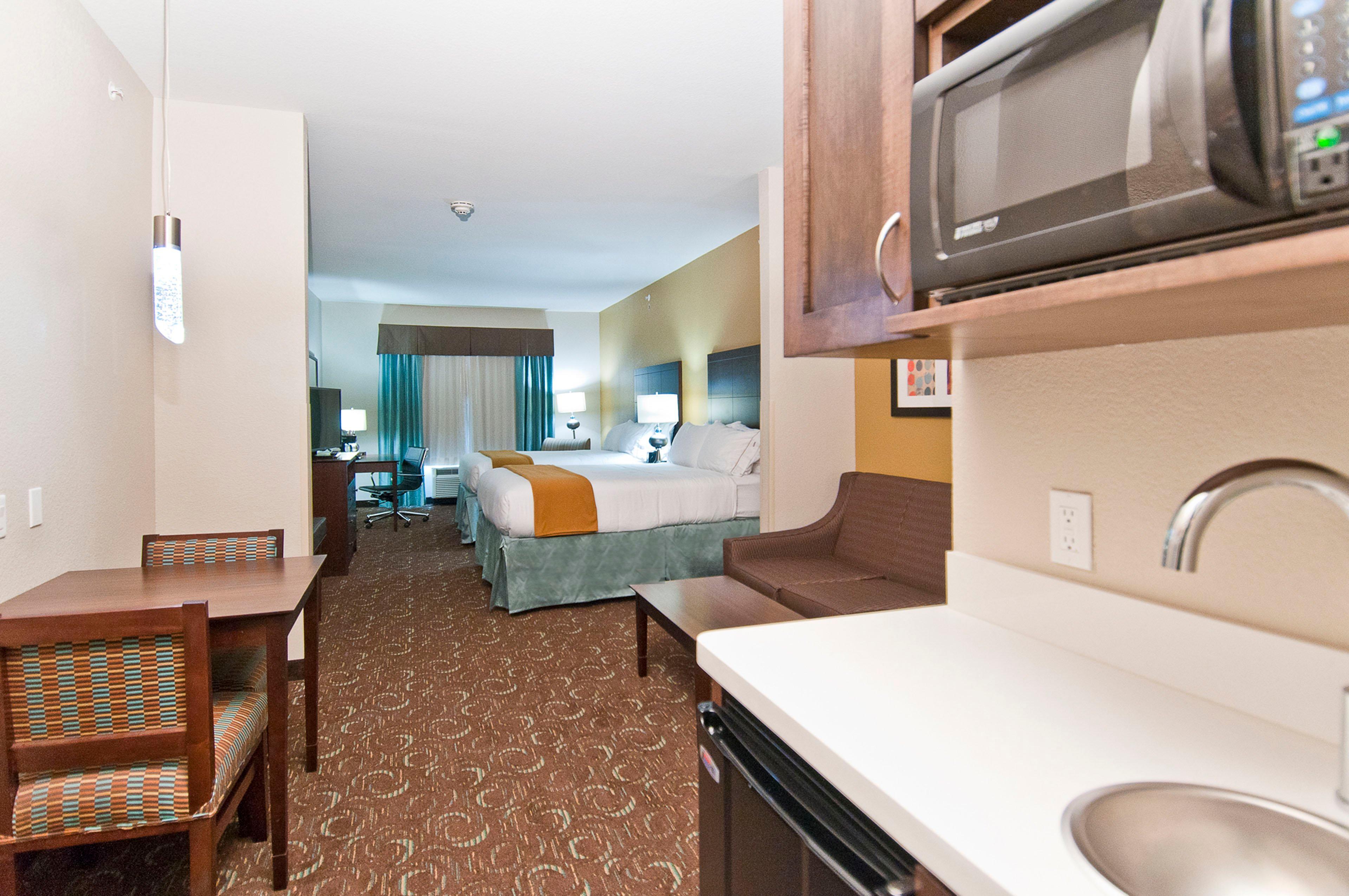 Holiday Inn Express & Suites San Antonio Frost Bank Center By Ihg Exterior foto